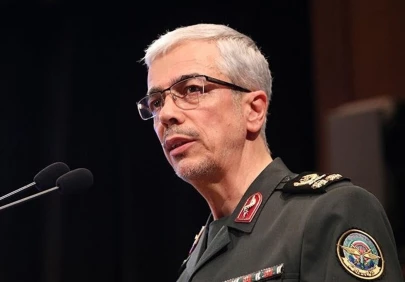 سرلشکر باقری:

با جامعه در حال تحول نمی‌شود با باتوم برخورد کرد؛ ما نیاز به تدبیر داریم