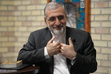 غلامحسین اسماعیلی:

شهید رئیسی فردی نزدیک‌تر از من نداشت/ قرار نبود رئیس دفتر رئیسی شوم
