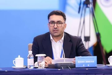 دادگستری هرمزگان همچنان پای کار حادثه شهید رجایی است:  آغاز ترخیص ۳۰۰۰ دستگاه خودروی خارجی معطل مانده در بندر شهید رجایی